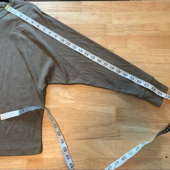 Anthropologie x Chaser Olive Green Henley Top Size XS - Picture 8 of 10